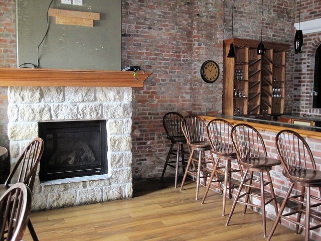 208 S State St, Jerseyville, IL 62052